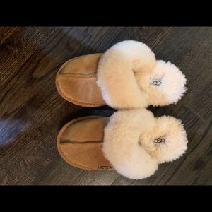 UGG slippers. Kids. Size 1. Brand new.